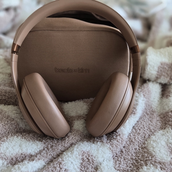 Brown/Sand Beats X Kim Wireless Headphones - Picture 4 of 5